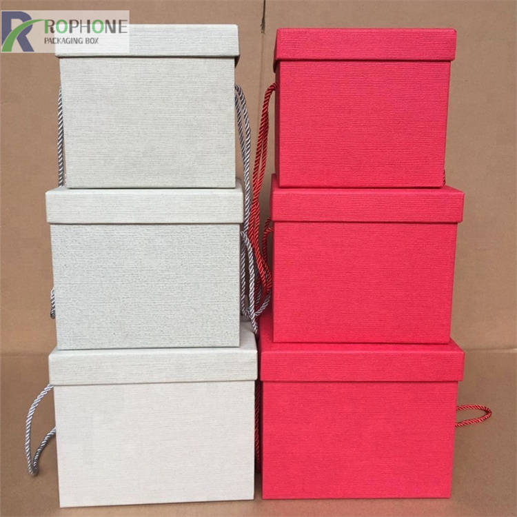 Négyzet alakú csomagolódoboz